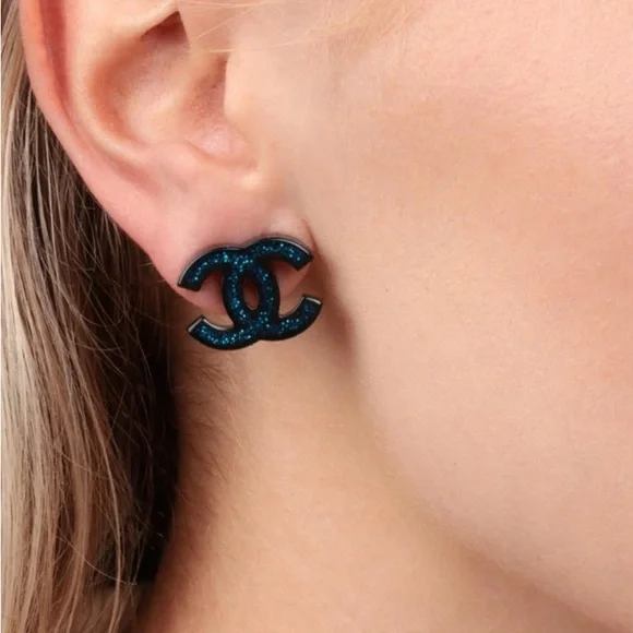 Chanel CC 2017 Resin Studs with Box - Picture 10 of 11